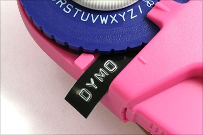 DYMO（ダイモ） ザ・エンボッシング デザイン文具 : 文房具の和気文具