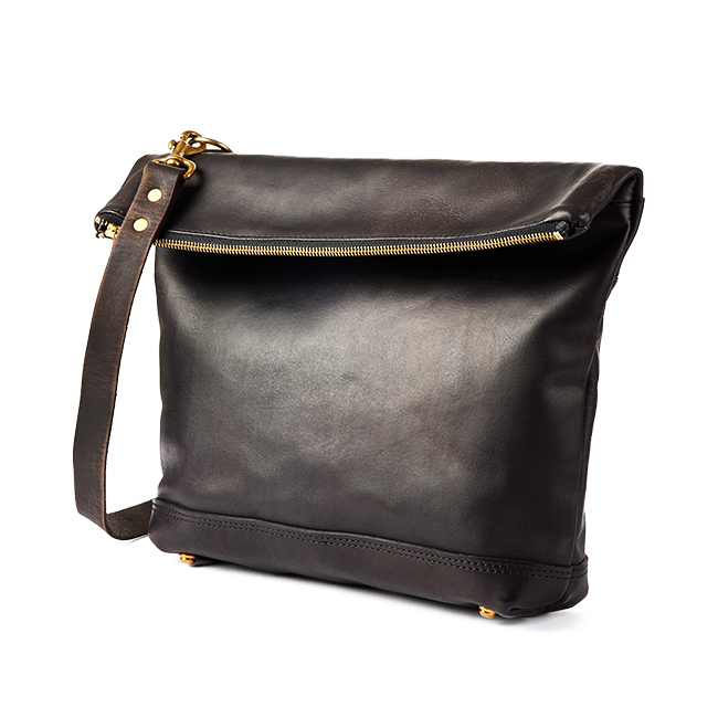 ☆正規品新品未使用品 オシャレな本革クラッチバッグ BLACK X GOLD uaid.nl