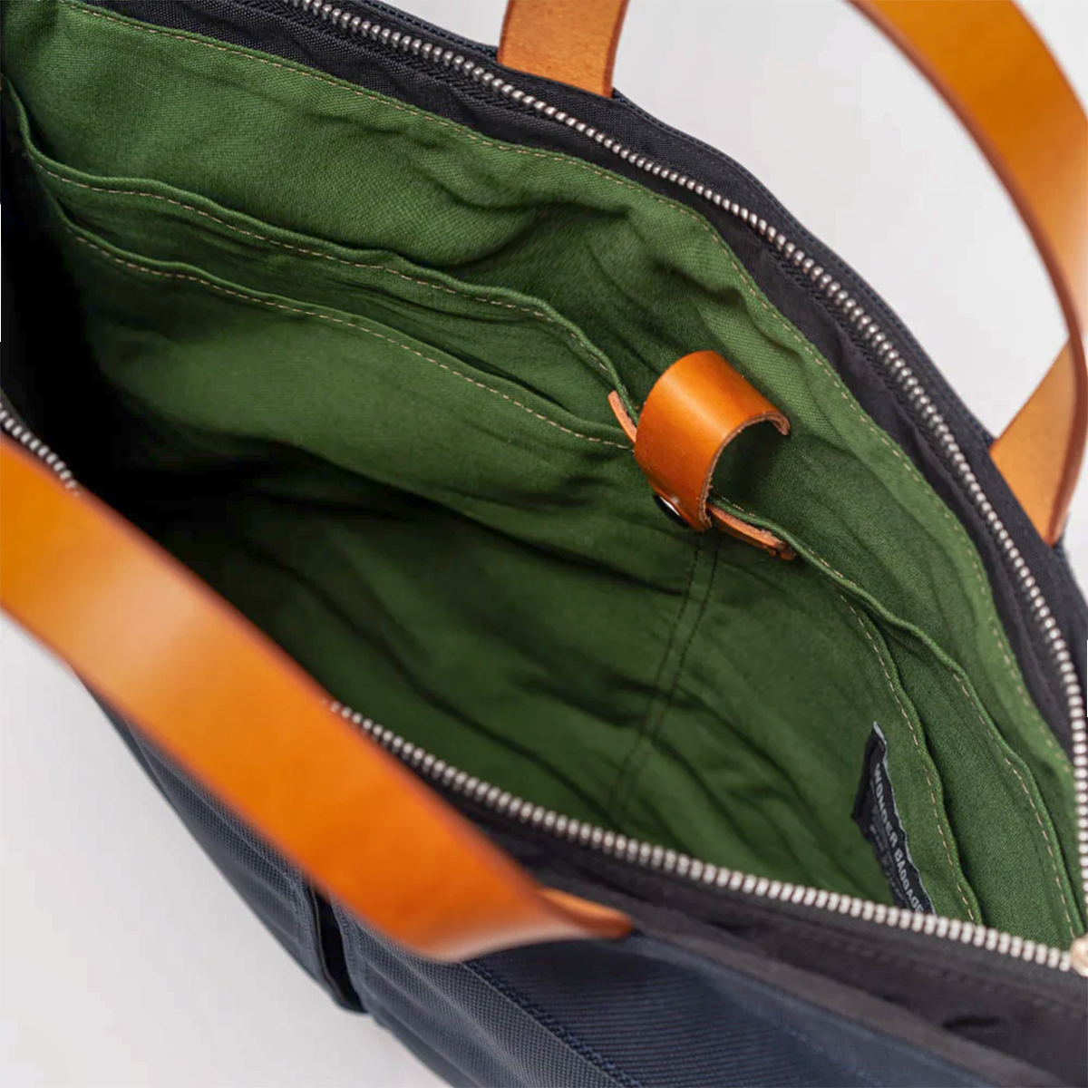 WONDER BAGGAGE（ワンダーバゲージ） エッジブリーフ ヘルメットバッグ