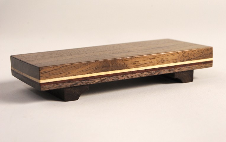 ウォールナットとメープルラインの仏具