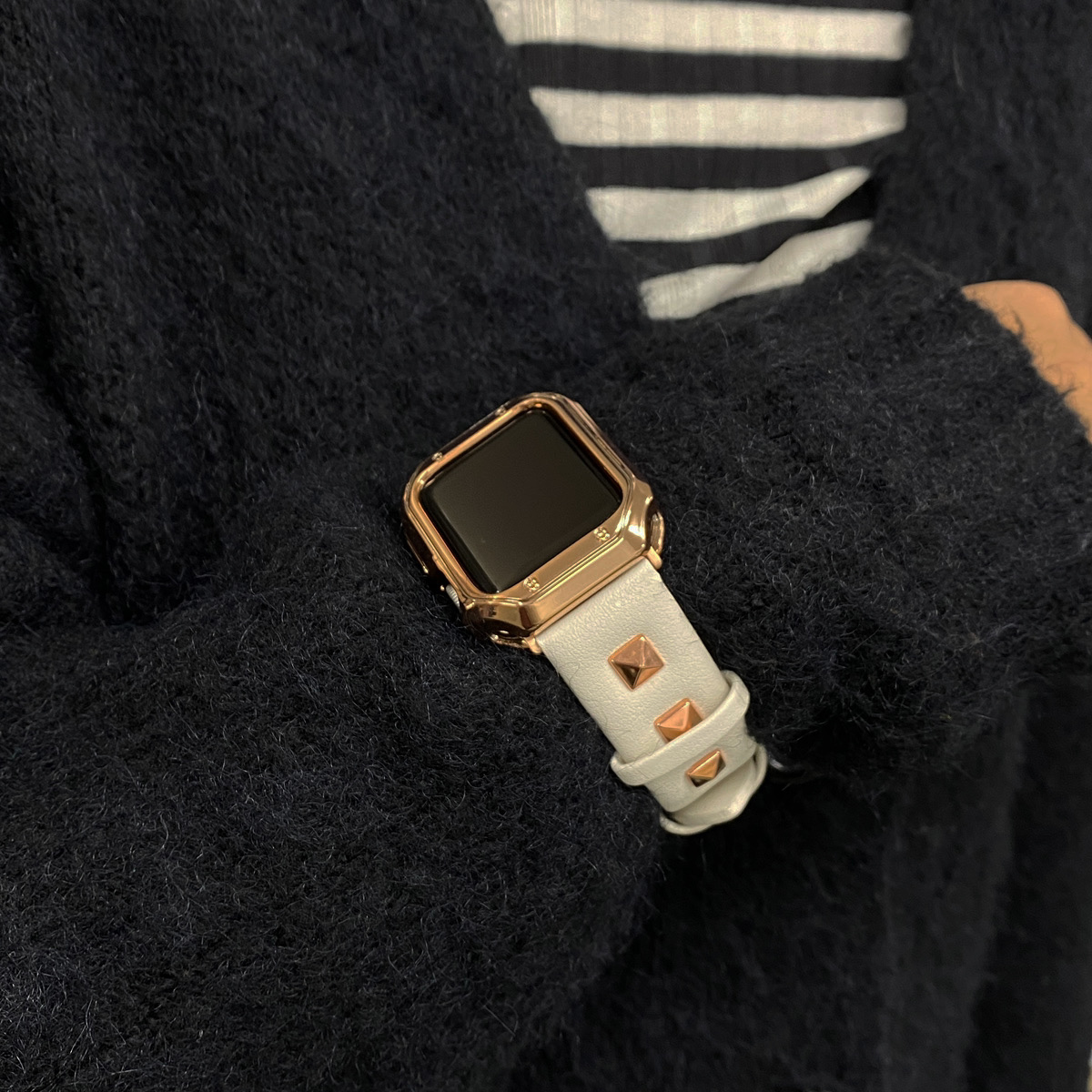 アップルウォッチ カバー ケース apple watch 保護ケース ゴールド シルバー 38mm 42mm ブランド おしゃれ 可愛い 上品 高級感  メタルフレームカバー