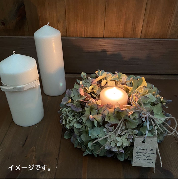 商品名【綺咲】あいみょん♥ローズとデルフィニウムの花束風スワッグリース クリスマスの夜に咲く雪の華リース(30cm) | 【公式】Michika