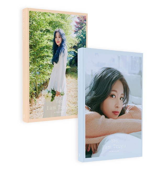 安心の日本国内発送 Yes, I am Tzuyu. / 1ST PHOTOBOOK/Blue ver. ：TWICE ツウィ