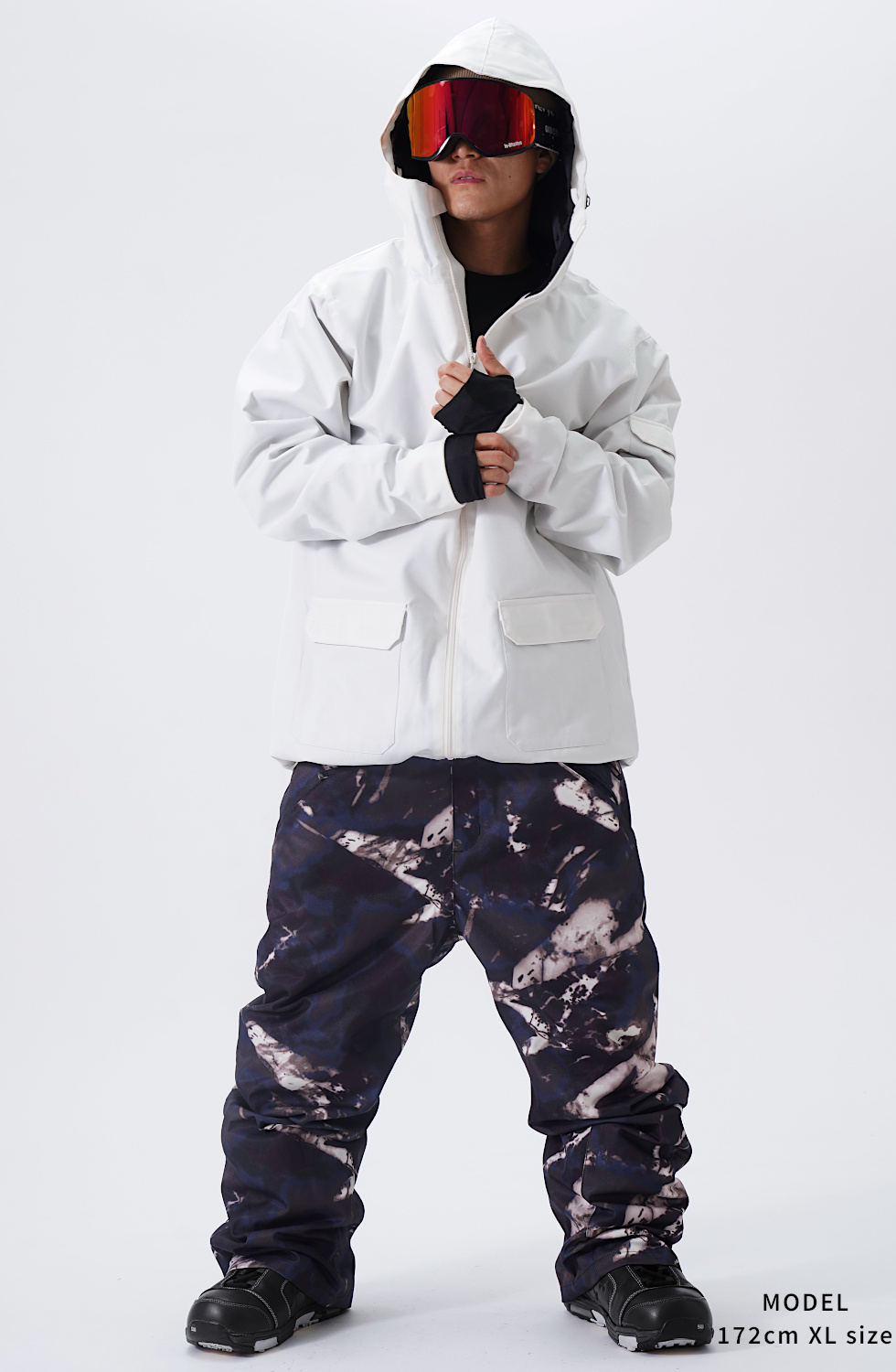 スキーウェアセット 白と黒のストライプ スキーウェアセット 白と黒のストライプ スキーウェアセット 白と黒の