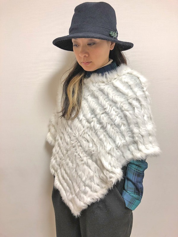 リアルファー ポンチョ グレー ふわふわに包まれて夢心地