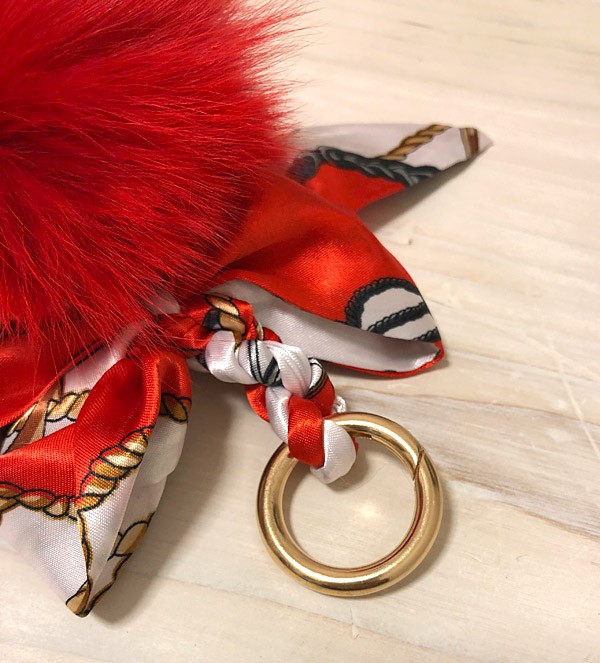 ポンポンファー スカーフリボン付き 上質フォックスファー チャーム