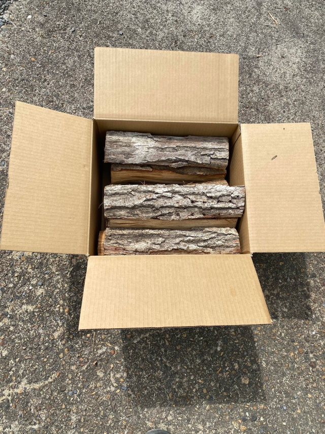 薪中割り100キロ送料無理 calendar-world_maki-10kg