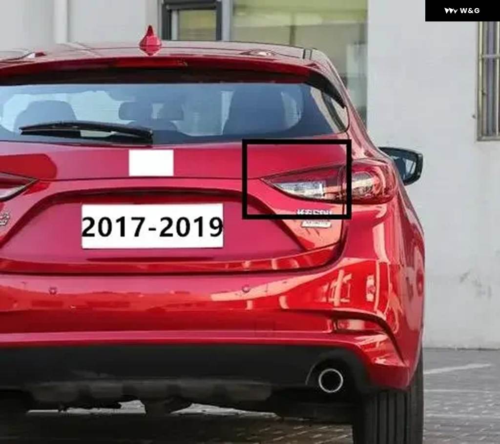 格安販売中 MAZDA3ファストバック☆1.5S後期型☆純正リア内側テールランプ パーツ