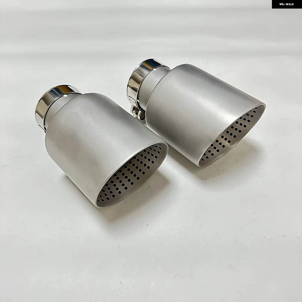 並行輸入品 1個 車用排気ノズル マット 304 車用マフラー システム AK 車用マフラー トリム カスタム パーツ アクセサリーの画像