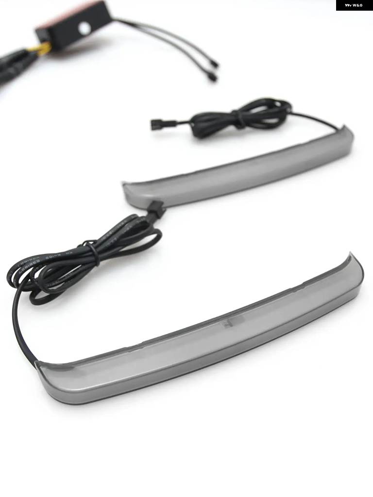 並行輸入品 スモークトレーサーリア サドルバッグ LED インジケーター ランターン ブレーキライト ハーレー バガーツーリング ロードキング ストリーの画像
