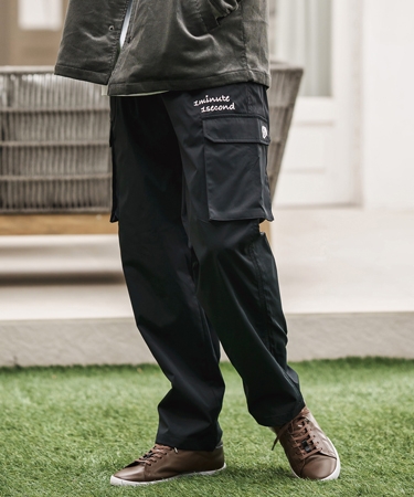 【1minute 1second(ワンミニットワンセカンド)】cargo pants with cursive embroidery カーゴパンツ(1M25A270) | 1minute 1second | 02