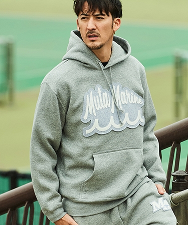 ACANTHUS（アカンサス） 【】muta Script Logo Hooded Sweatshirts