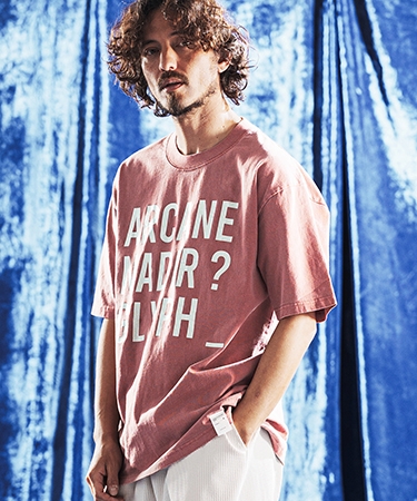 ANGENEHM（アンゲネーム） 【】Vintage Pigment Logo Printed T-shirt