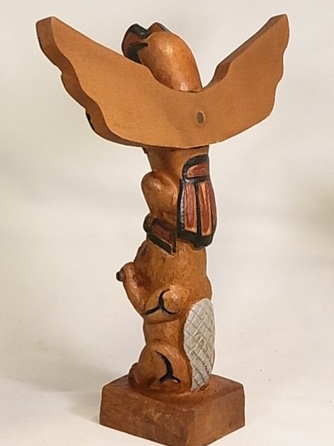 カナダ西海岸先住民族の象徴【トーテムポールTotem Pole】BOMA社の説明