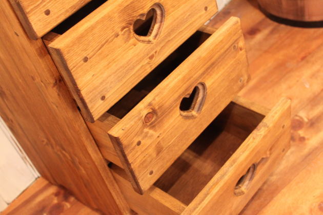 ハートチェスト・キャスター付き オーダーメイド カントリー家具 完成