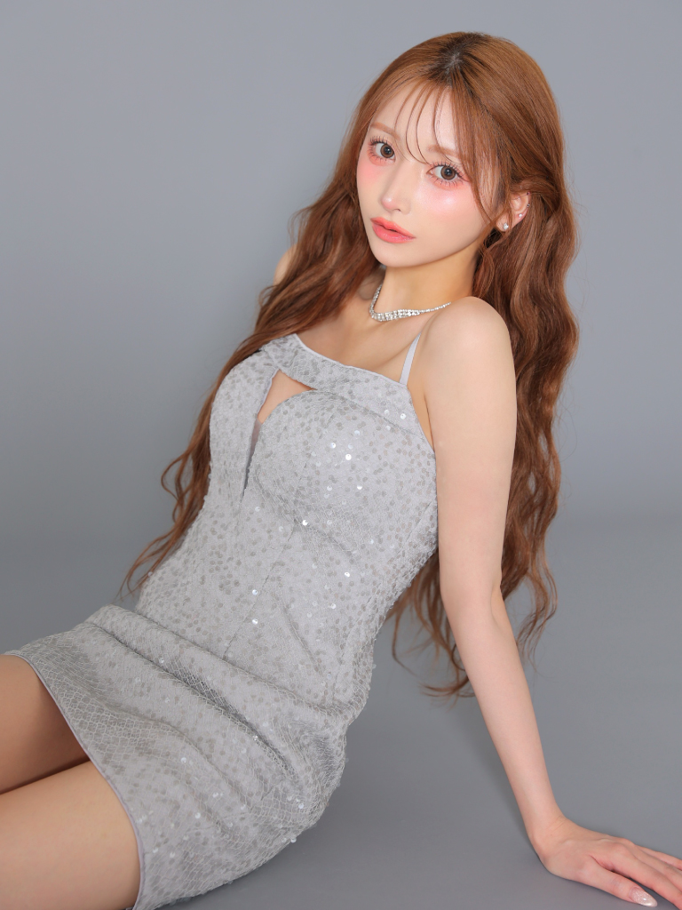 ROBE de FLEURS Glossyバーガンディスパンコールタイトドレス Glossy by ROBE de FLEURS/グロッシー】スパンコール