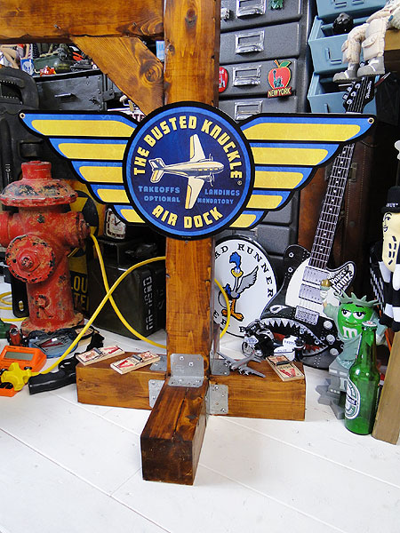 ★稀少な絶盤品★ バステッドナックルガレージ　エアードック　U.S.ヘヴィースチールサイン　（ウイング） ■ アメリカ雑貨 アメリカン雑貨 |  | 02