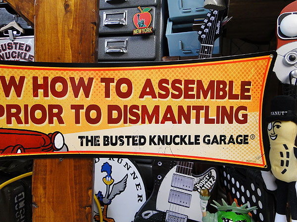 バステッドナックルガレージ　解体前に組み立て方法を知っておこう　U.S.ヘヴィースチールサイン ■ アメリカン雑貨 アメリカ雑貨 |  | 02