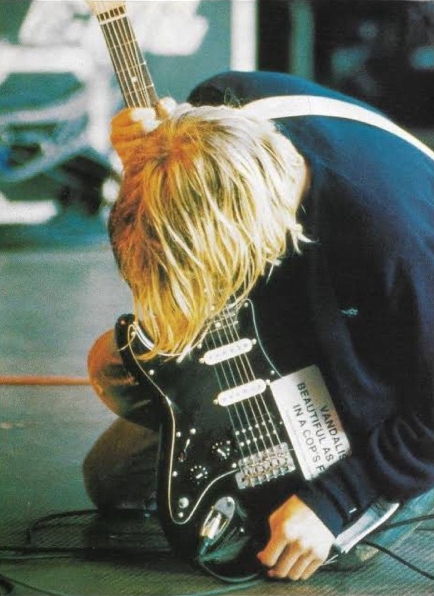 ニルヴァーナのカート・コバーンがギター貼ってた伝説の“問題児ステッカー” ■ アメリカン雑貨 アメリカ雑貨 |  | 04