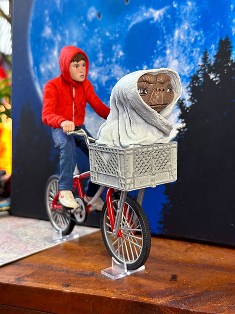 全国送料無料】NECA E.T.＆エリオット 40周年アニバーサリー 空飛ぶBMX