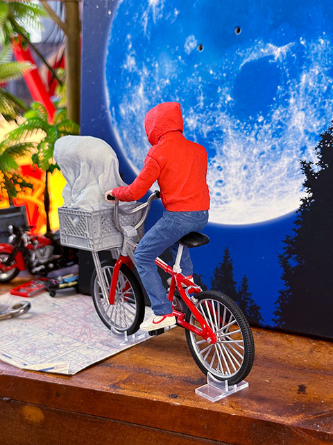 全国送料無料】NECA E.T.＆エリオット 40周年アニバーサリー 空飛ぶBMX