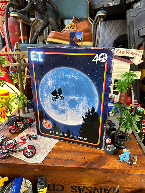 NECA　E.T.＆エリオット　40周年アニバーサリー　空飛ぶBMXディスプレイフィギュア ■ アメリカン雑貨 アメリカ雑貨