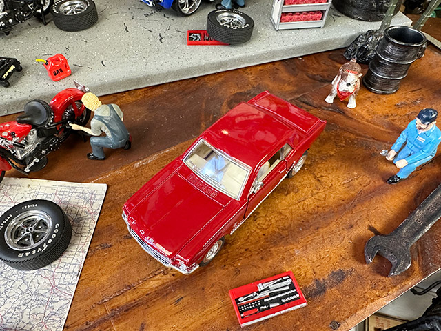 1964年フォード　マスタング　ダイキャストミニカー　1/34スケール　（レッド）　■　アメリカン雑貨　アメリカ雑貨 |  | 01