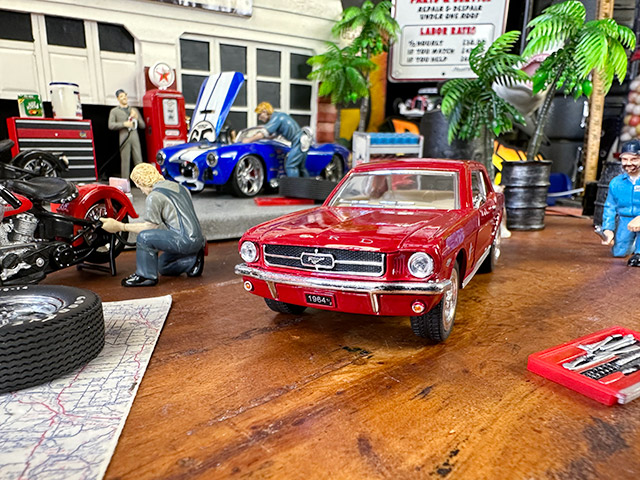 1964年フォード　マスタング　ダイキャストミニカー　1/34スケール　（レッド）　■　アメリカン雑貨　アメリカ雑貨 |  | 02