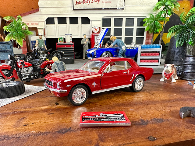 1964年フォード　マスタング　ダイキャストミニカー　1/34スケール　（レッド）　■　アメリカン雑貨　アメリカ雑貨 |  | 03