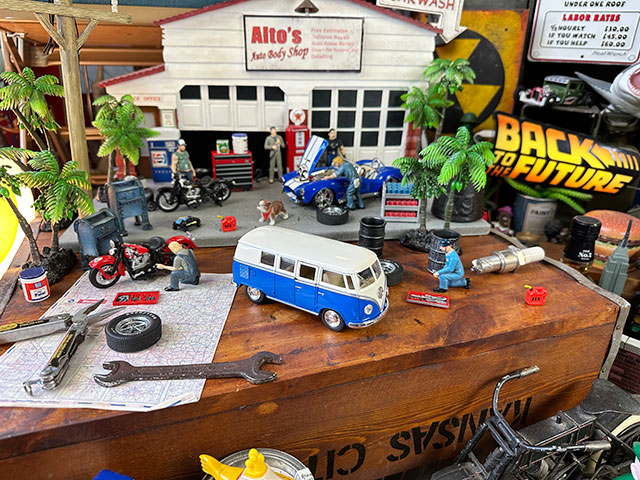 1962年フォルクス・ワーゲン　ワーゲンバス　ミニカー　1/32スケール　（ブルー）　■ アメリカン雑貨 アメリカ雑貨 |  | 05