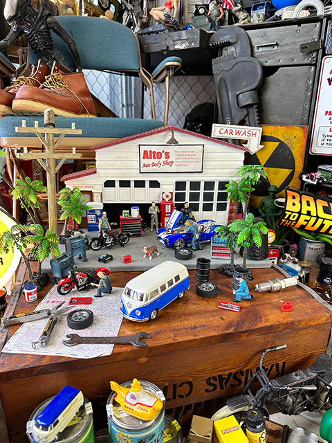 1962年フォルクス・ワーゲン　ワーゲンバス　ミニカー　1/32スケール　（ブルー）　■ アメリカン雑貨 アメリカ雑貨 |  | 06