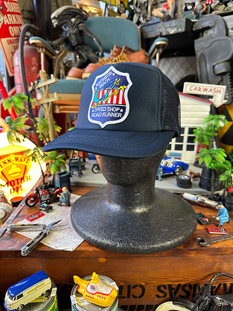 ロードランナー　メッシュキャップ　（星条旗シールドロゴ）　帽子色＝ネイビー　■　アメリカン雑貨　アメリカ雑貨 |  | 05