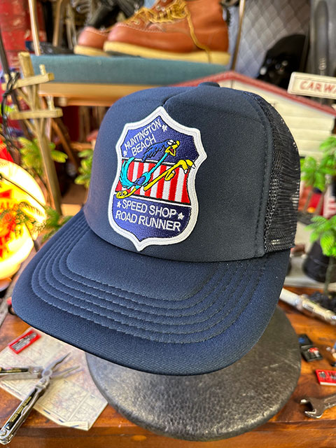 ロードランナー　メッシュキャップ　（星条旗シールドロゴ）　帽子色＝ネイビー　■　アメリカン雑貨　アメリカ雑貨 |  | 06