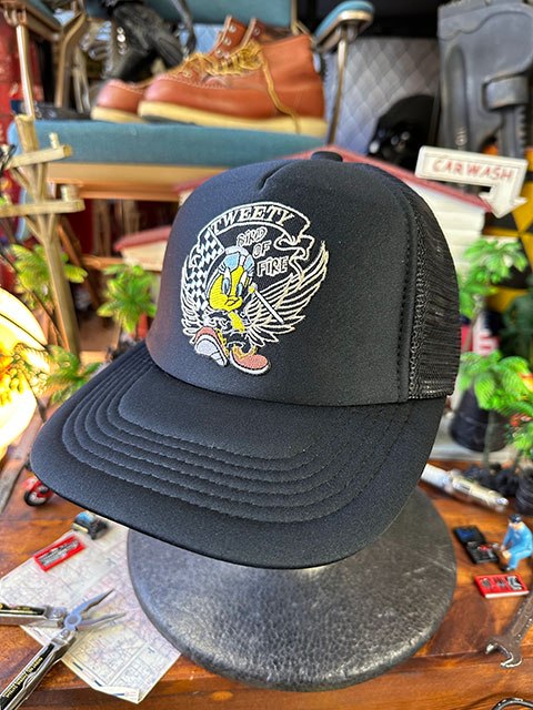 トゥイーティー メッシュキャップ （TWEETY BIRD OF FIRE） 帽子色 