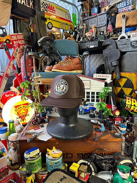 フライングエース　スヌーピー　メッシュキャップ　（ピーナッツカスタム）　帽子色＝チョコレート　■ アメリカン雑貨 アメリカ雑貨 |  | 07