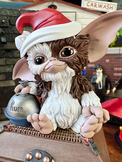 グレムリン キーホルダー フィギュア風 新品 映画 グレムリン GREMLiNS ギズモ フィギュア ランボー風