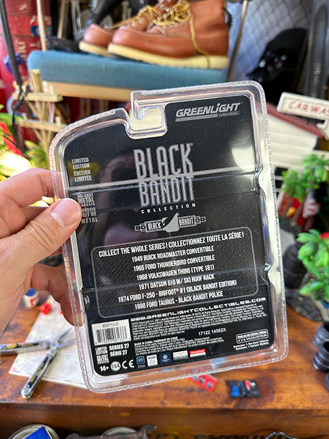 グリーンライト 限定モデル　ブラックバンディット　1971年ダットサン 510 W  スキールーフラック　ミニカー　1/64スケール　ブルーバード |  | 03