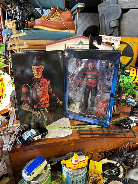 映画 エルム街の悪夢3 惨劇の館 フレディ・クルーガー アルティメット