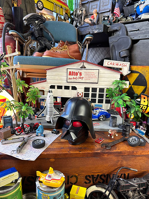 スターウォーズ　ダースベイダー　デスクトップライト with サウンド ■ アメリカン雑貨 アメリカ雑貨 |  | 03