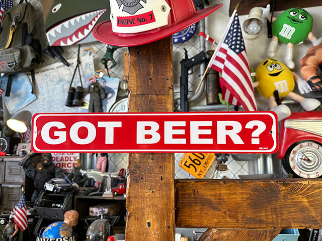 「ビール買ってある？」　ミニストリートサイン　GOT BEER? ■ アメリカン雑貨 アメリカ雑貨 |  | 01