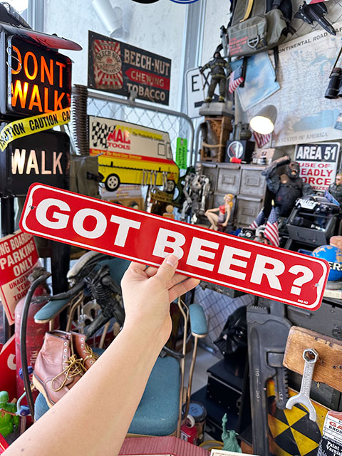 「ビール買ってある？」　ミニストリートサイン　GOT BEER? ■ アメリカン雑貨 アメリカ雑貨 |  | 03