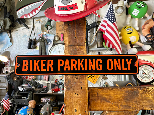 「バイカー専用駐車場」　ミニストリートサイン ■ アメリカン雑貨 アメリカ雑貨 |  | 01