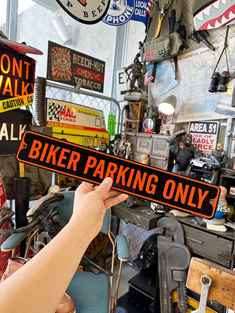 「バイカー専用駐車場」　ミニストリートサイン ■ アメリカン雑貨 アメリカ雑貨 |  | 03