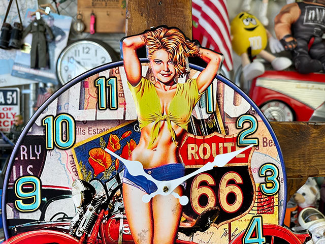 ハーレー＆ピンナップガール　ウォールクロック ■ アメリカン雑貨 アメリカ雑貨 壁掛時計 |  | 01