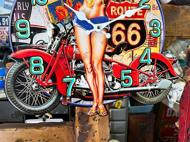 ハーレー＆ピンナップガール　ウォールクロック ■ アメリカン雑貨 アメリカ雑貨 壁掛時計 |  | 02