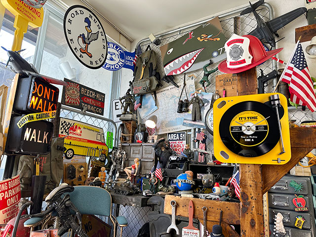 レコードプレーヤー　ガラスウォールクロック　（イエロー）　■　アメリカン雑貨　アメリカ雑貨　壁掛け時計　掛け時計 爆買 |  | 04