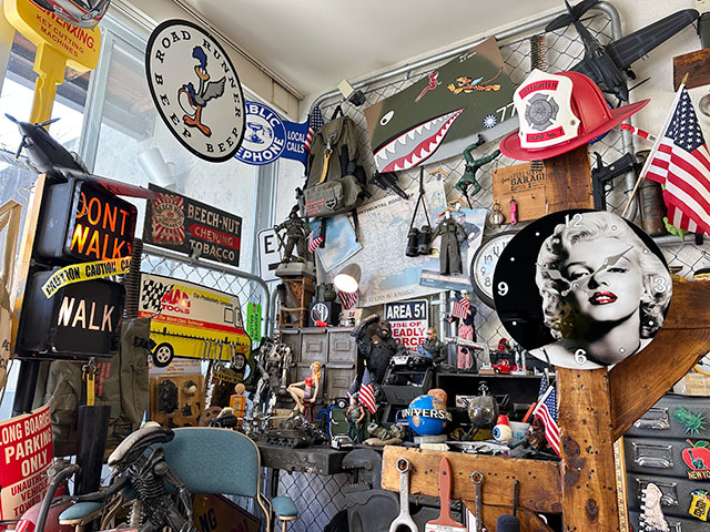 マリリン・モンロー　ガラスウォールクロック ■ アメリカン雑貨 アメリカ雑貨 壁掛け時計 掛け時計 |  | 04