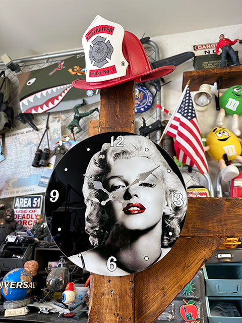 マリリン・モンロー　ガラスウォールクロック ■ アメリカン雑貨 アメリカ雑貨 壁掛け時計 掛け時計 |  | 05