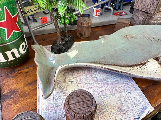 ホエールディッシュ　シロナガスクジラ　セラミックプレート　クジラのお皿 ■ アメリカン雑貨 アメリカ雑貨 |  | 03