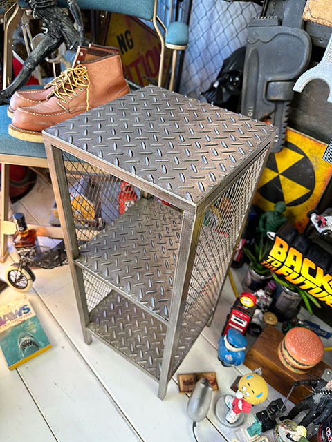 インダストリアル　メタルサイドテーブル ■ アメリカン雑貨 アメリカ雑貨 |  | 09